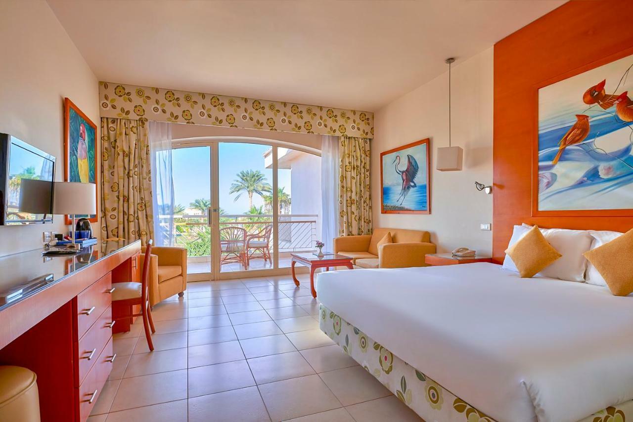 Parrotel Beach Resort Σαρμ Ελ Σέιχ Εξωτερικό φωτογραφία A room at Iberostar Grand Hotel Melia, Playa del Inglés, Gran Canaria